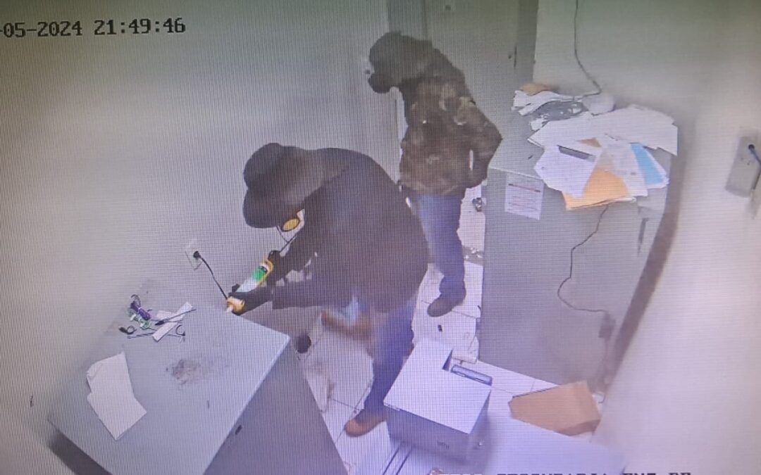 Criminosos explodem duas agências bancárias e fazem reféns no interior do Maranhão