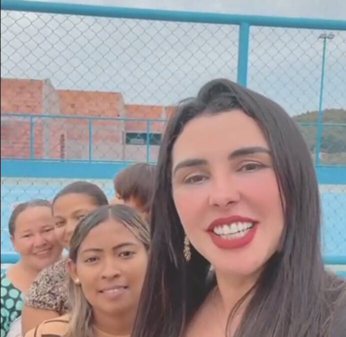 Prefeita Fabiana Mendes anuncia a inauguração de mais uma escola com quadra poliesportiva em Presidente Vargas