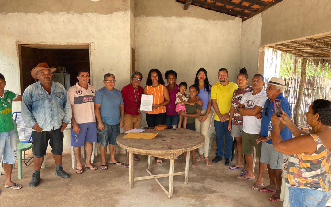 Fabiana Mendes entrega Certidão de Autodefinição Quilombola à Comunidade Barreira