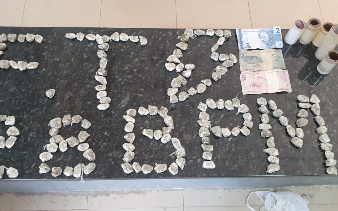 Suspeito de tráfico de drogas é preso após pular muro para tentar fugir da polícia militar em Itapecuru-Mirim