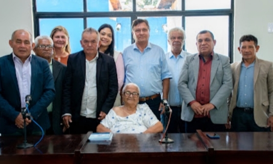 Câmara Municipal de Nina Rodrigues presta homenagem à ex-prefeita Madalena Braga