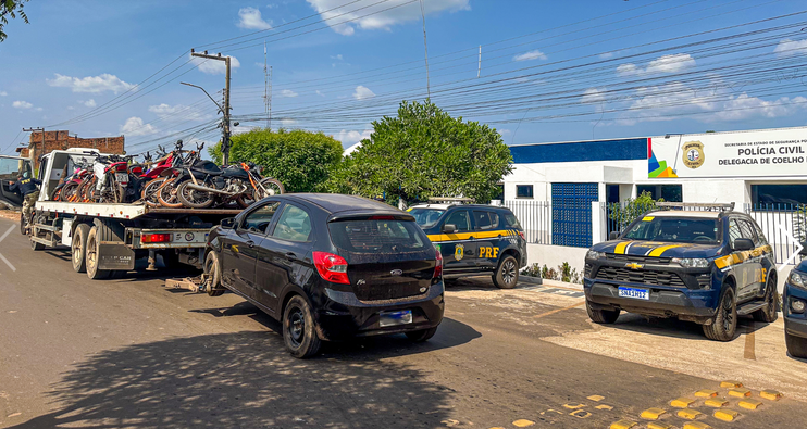 Capitão da Polícia Militar é flagrado com carro roubado pela PRF em Pinheiro