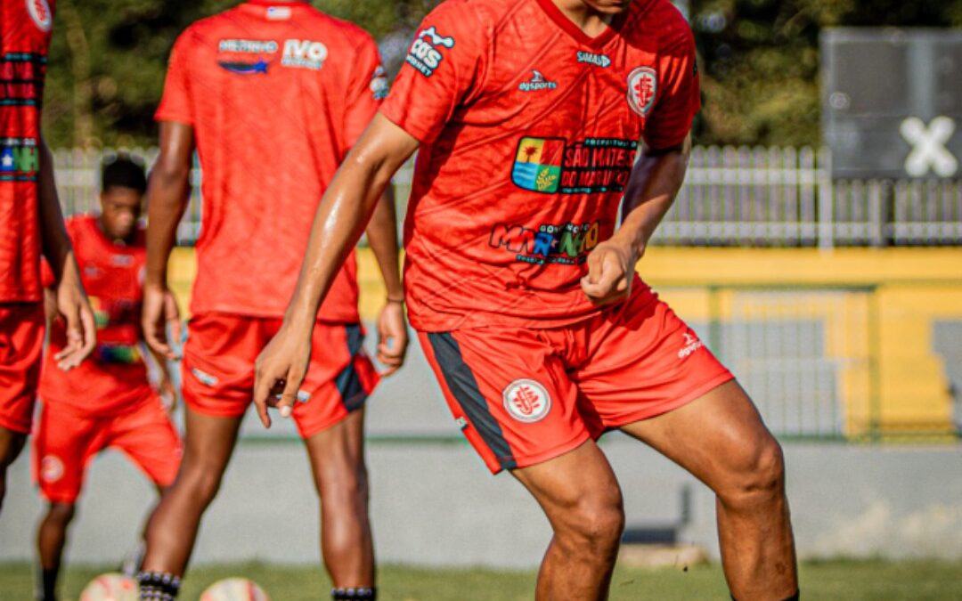 Jovem de Presidente Vargas assina primeiro contrato profissional e vai jogar a Copa São Paulo de Juniores