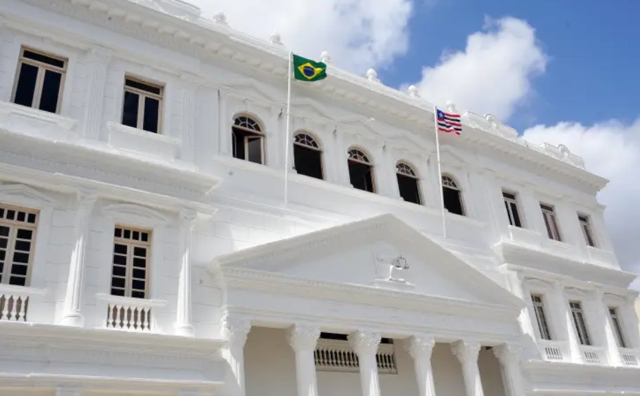 PF faz buscas em gabinetes do TJMA e afasta servidores