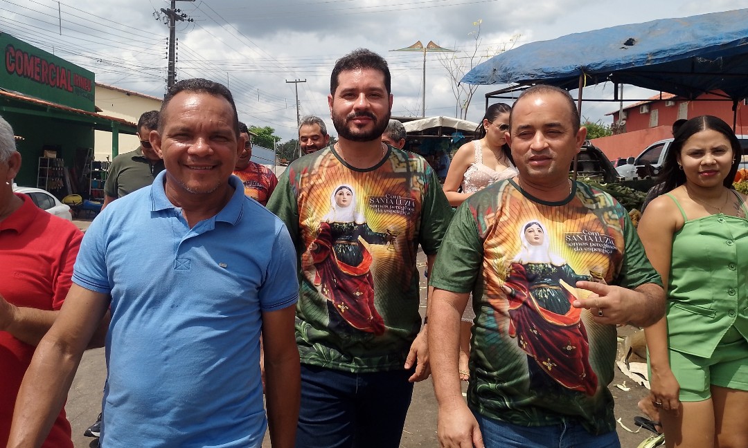 Deputado Aluizio Santos e Diogo Viana prestigiam encerramento do Festejo de Santa Luzia em Presidente Vargas
