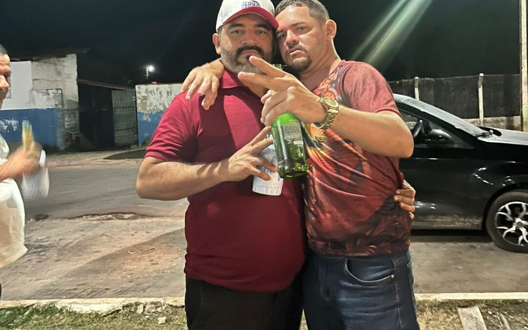 Servidor é exonerado após aparecer em foto com vereador da oposição em Presidente Vargas