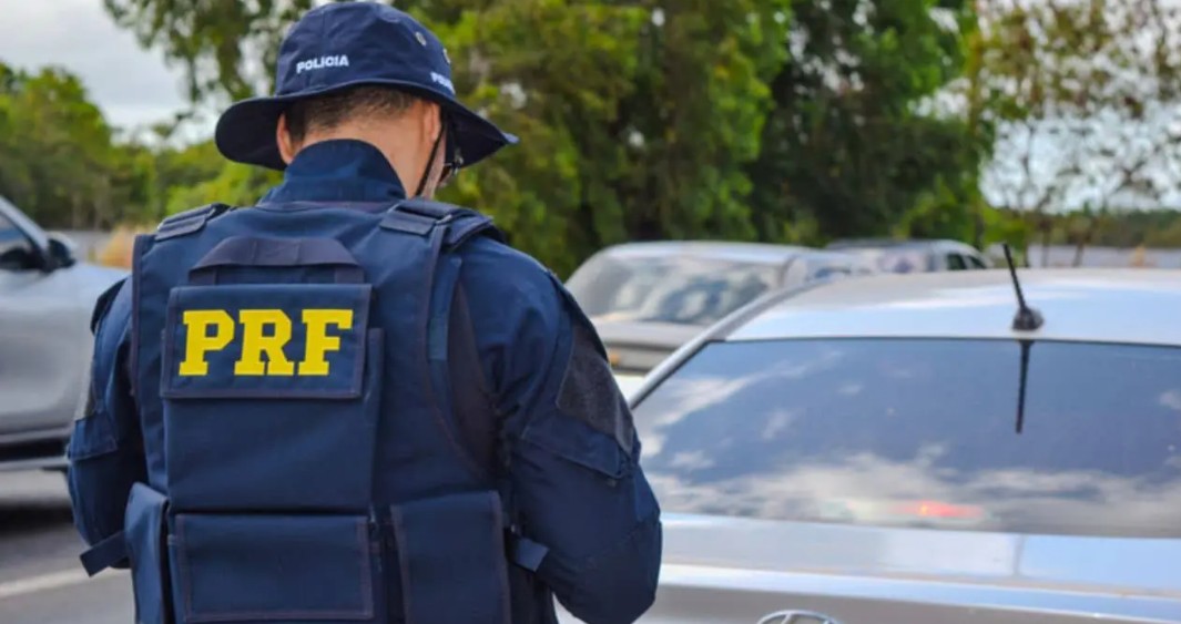 PRF prende foragido da Justiça durante fiscalização na BR-135, em São Luís