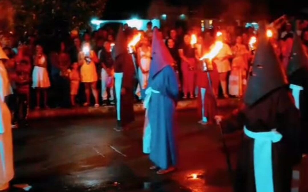 Fé e tradição marcam Procissão do Fogaréu em Nina Rodrigues; veja vídeo