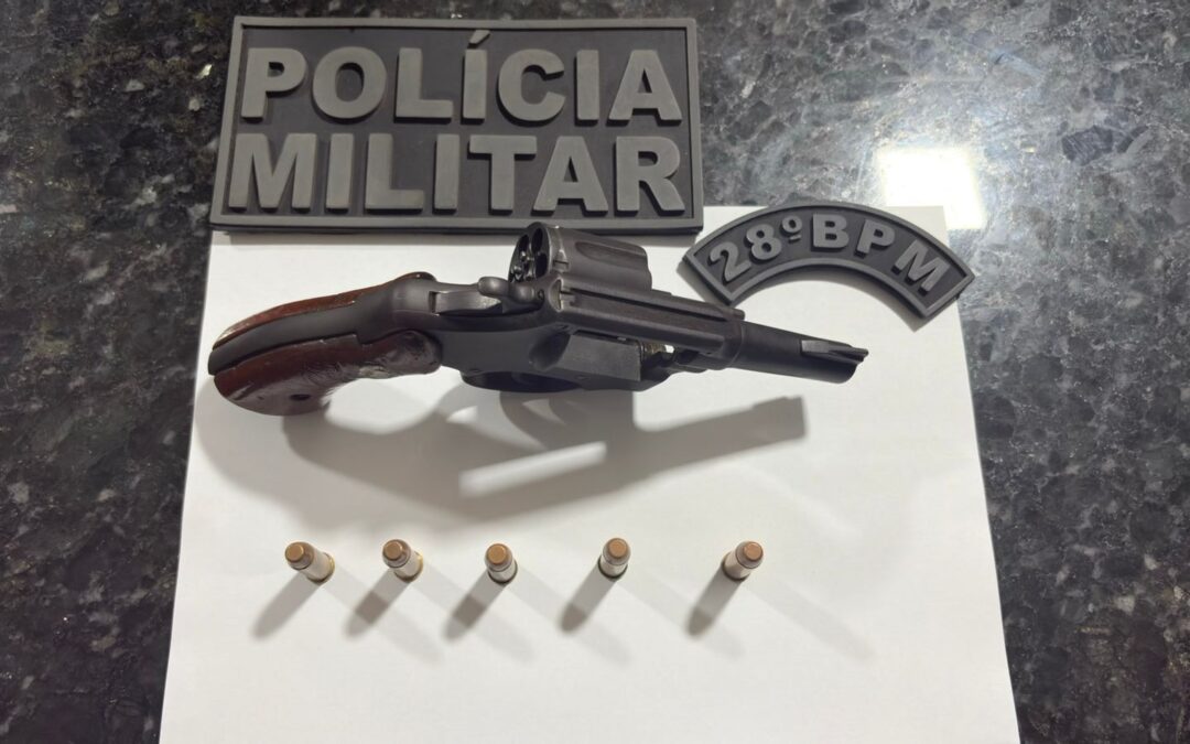 Dupla é presa com arma de fogo pelo Esquadrão Águia em Itapecuru-Mim