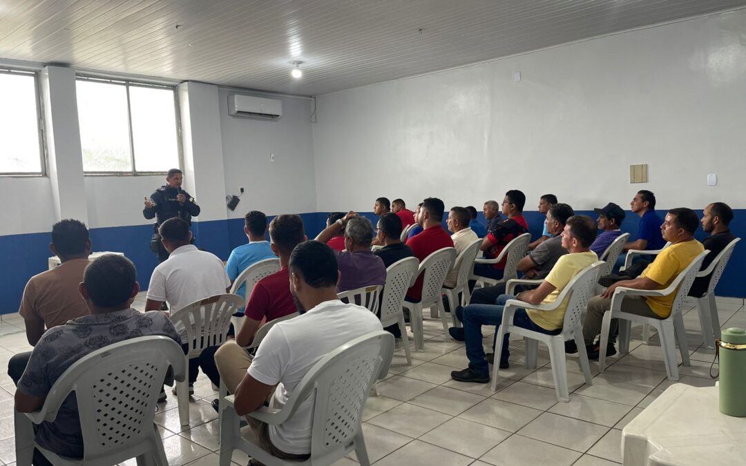 Guarda Municipal de Vargem Grande realiza capacitação para os vigias da Assistência Social