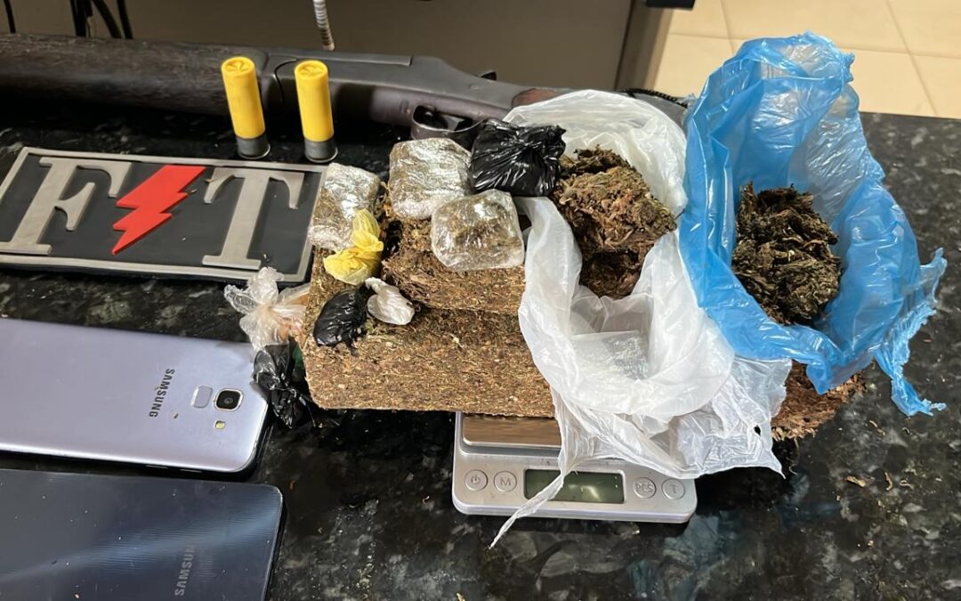 Polícia Militar prende homem por tráfico de drogas e posse ilegal de arma de fogo em Itapecuru-Mim