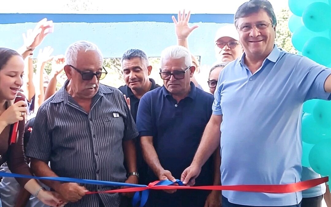 Prefeito Jones Braga entrega escola totalmente reformada na zona rural de Nina Rodrigues