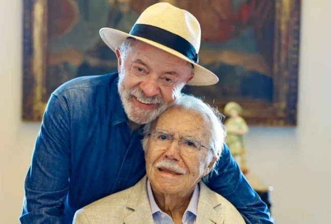 Lula classifica visita a Sarney como “dever de gratidão”