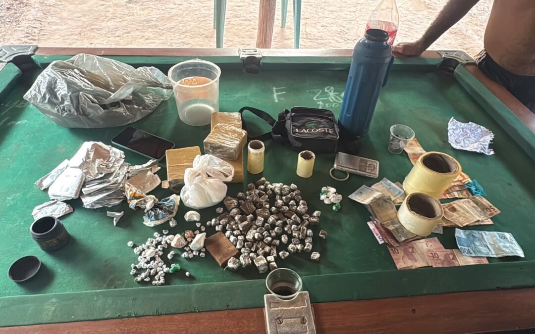 PM prende duas pessoas e apreende grande quantidade de drogas em Vargem Grande